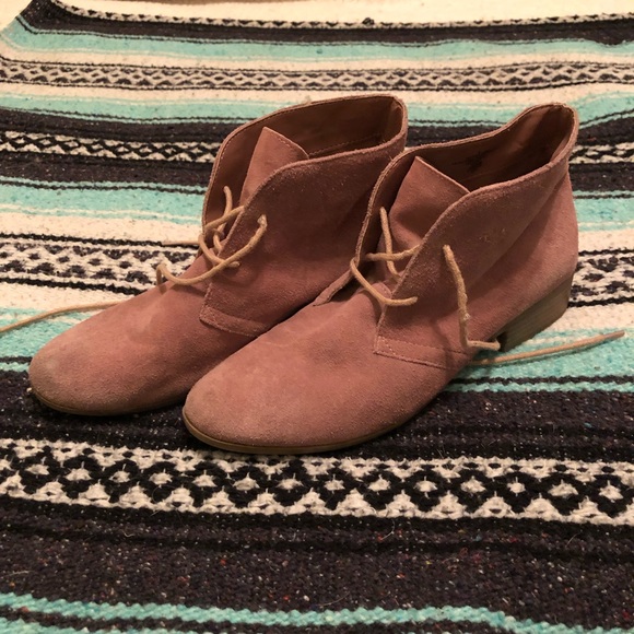 Pink suede booties - Picture 2 of 5